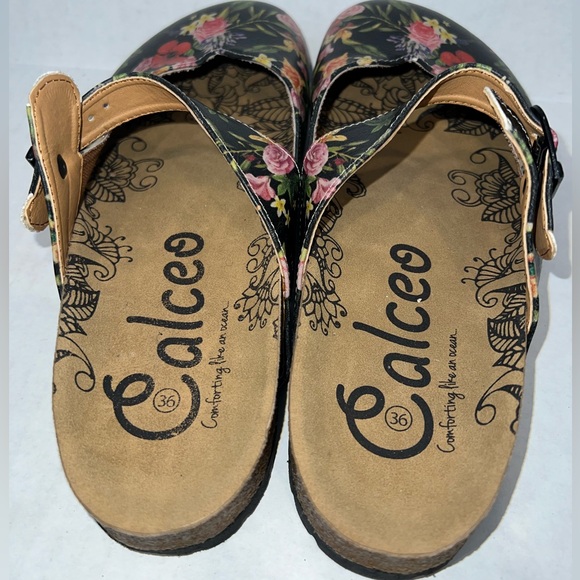 CALCEO NWOT Vegan Comfort Clogs in Black Rose Floral 🌹 - Picture 8 of 11